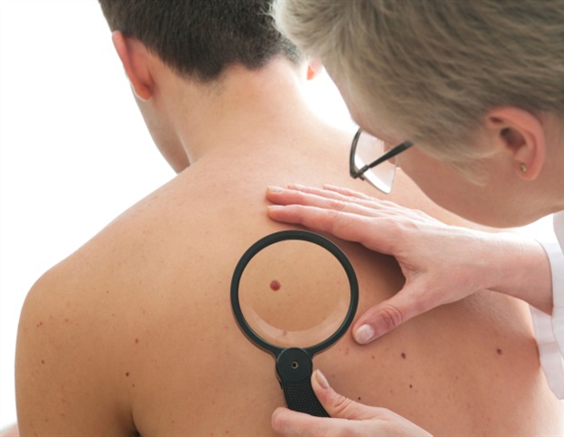 Scientists Capture Live-Action Footage of Housekeeping Immune Cells Engulfing Melanoma