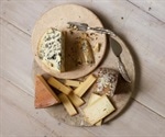 Cheese-ripening bacteria respond to volatile gases produced by fungi