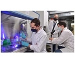Using light to control the viability and mobility of individual cells