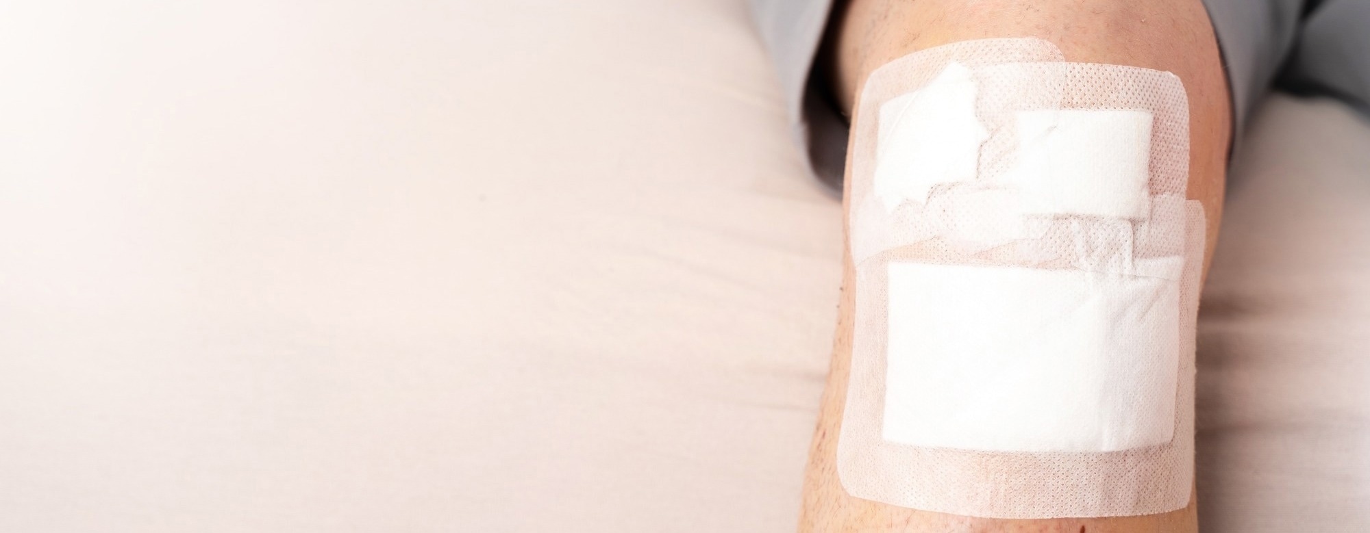 Smart Hydrogel Senses Infected Wounds and Delivers the Right Treatment