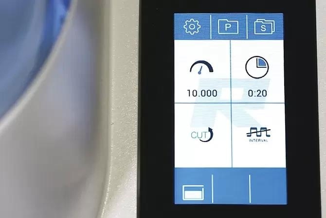 Convenient 4.3 inch touch display.