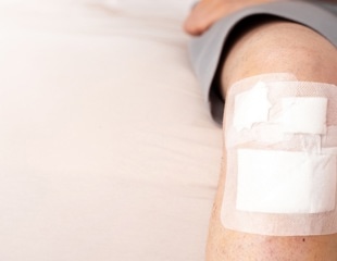 Smart Hydrogel Senses Infected Wounds and Delivers the Right Treatment