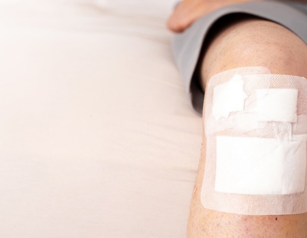 Smart Hydrogel Senses Infected Wounds and Delivers the Right Treatment