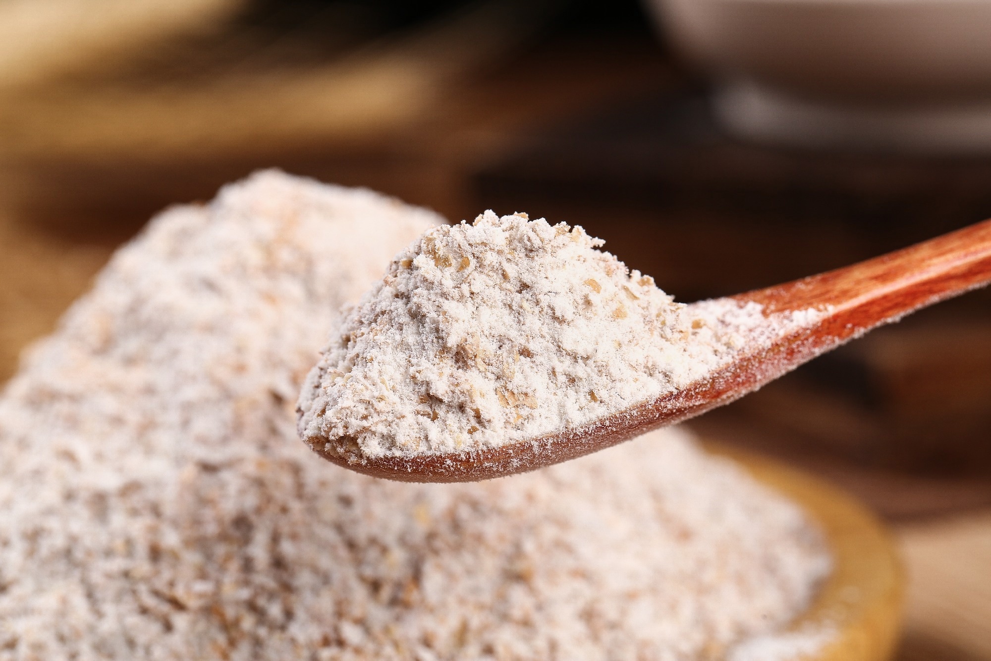 Study: Frequent EFSA regulation violation for wheat flours suggests stronger control and regulatory harmonization of production, milling and distribution. Image Credit: CrestBaox08 / Shutterstock