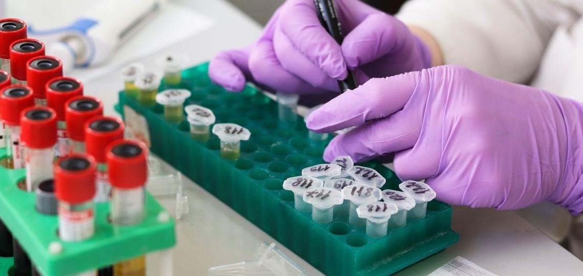 Non-immunosuppressive strategy mitigates immune-mediated intestinal diseases