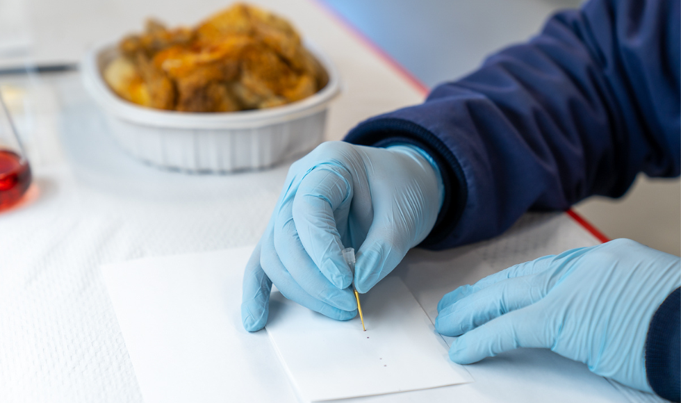 Simple and Portable Sensor Detects Salmonella Contamination in Food Simple and Portable Sensor Detects Salmonella Contamination in Food