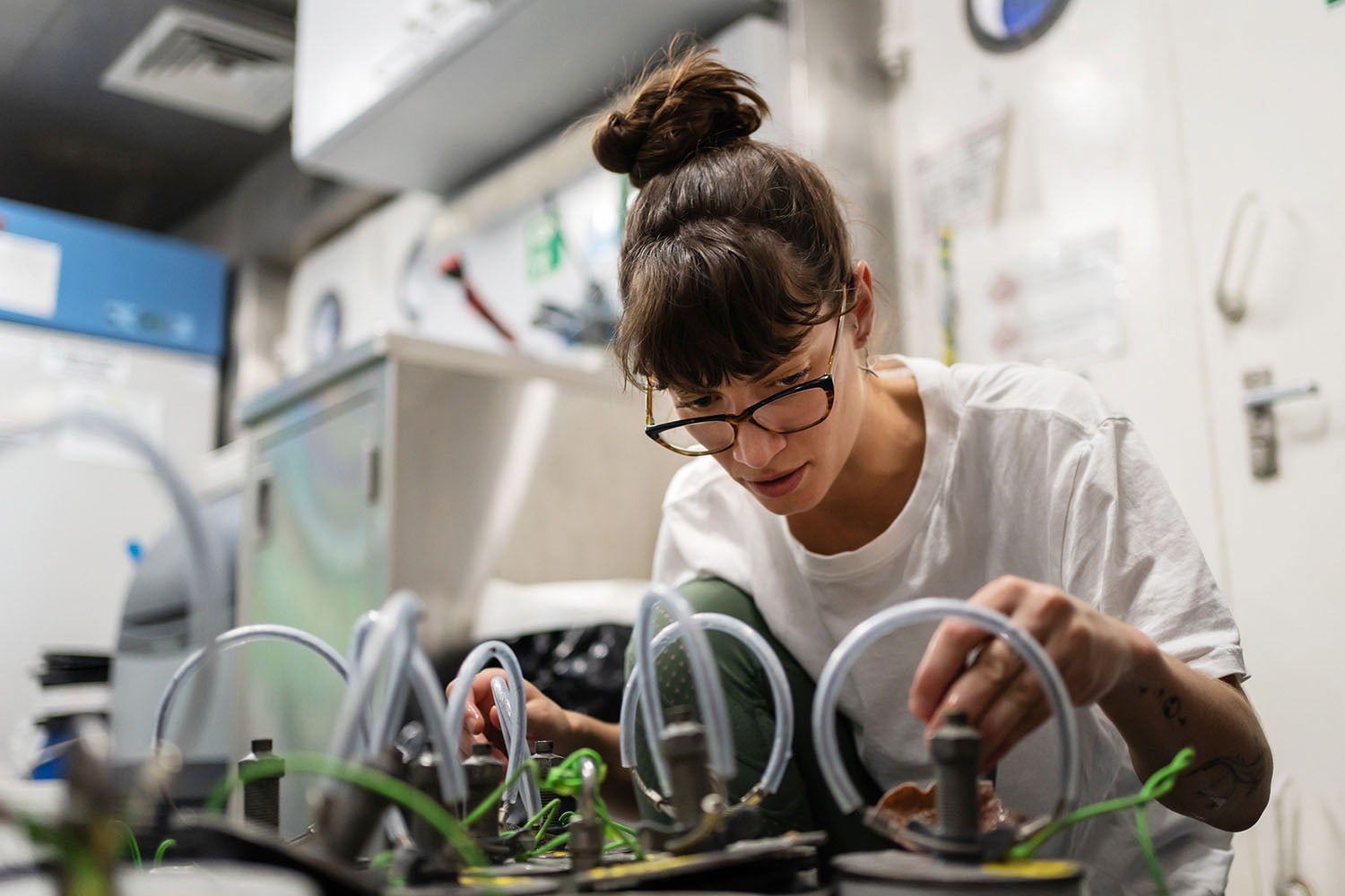 Curtin experts available: Corals make light work of photosynthesis despite lack of sunshine