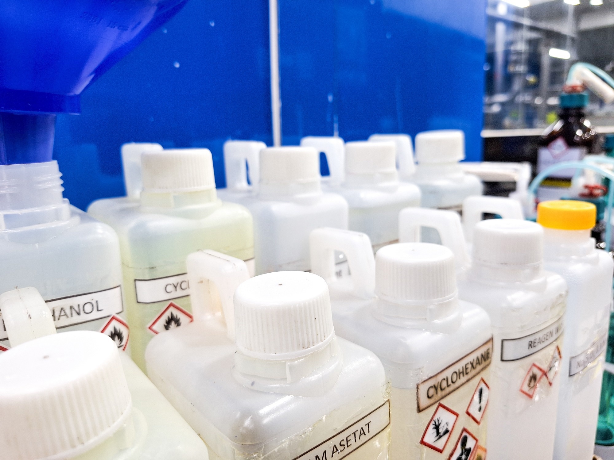 Jerry cans contain waste of dangerous chemical solutions