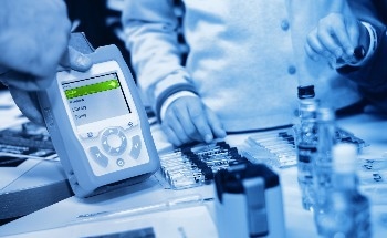 How to Identify Bacteria Quickly with Raman Spectroscopy and Machine Learning?